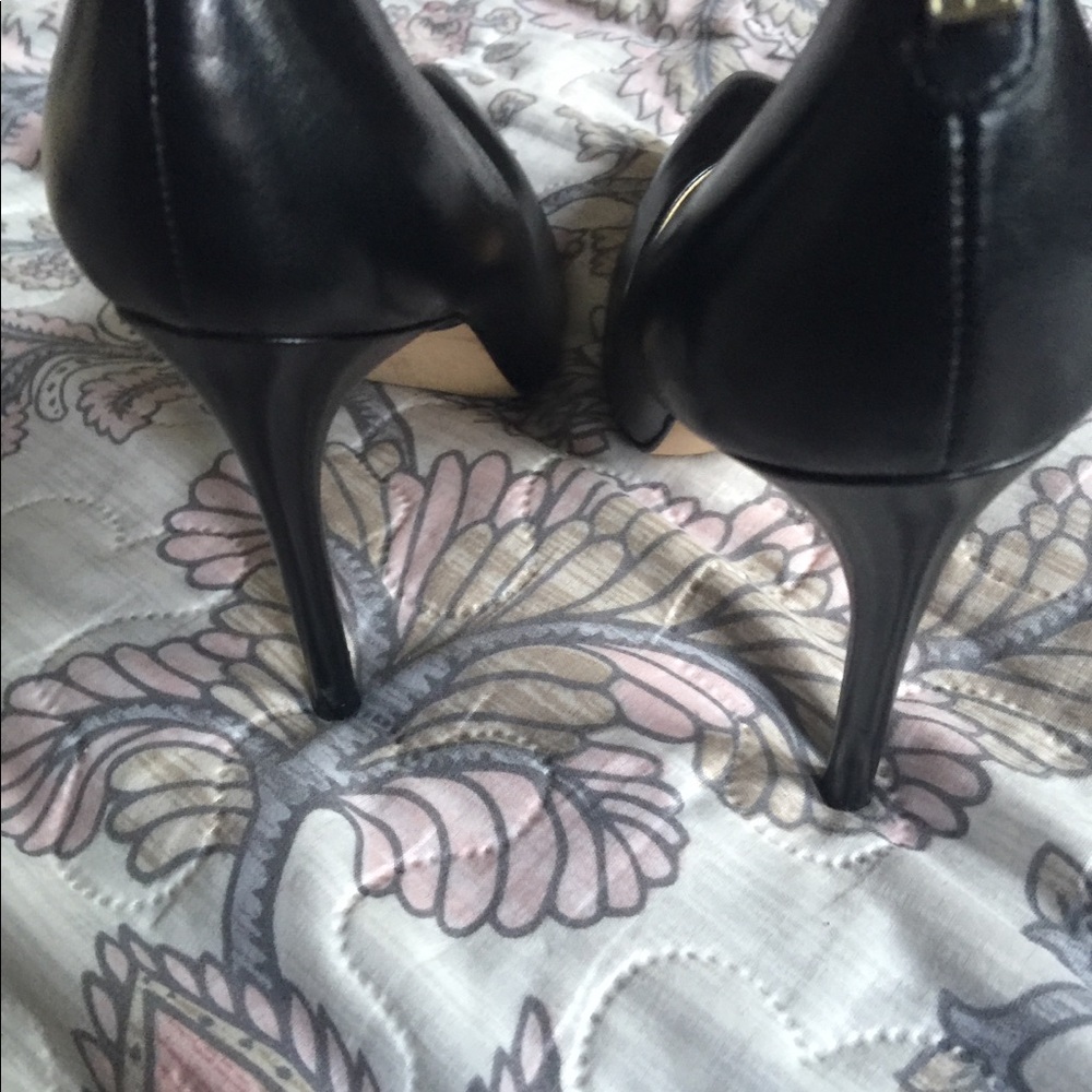 Shoes - Picture 2 of 6